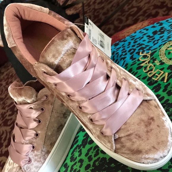 ROSE PINK By SM Shoes - Brand New RUBY PINK VELVETY WOMENS SNEAKERS SZ 9M